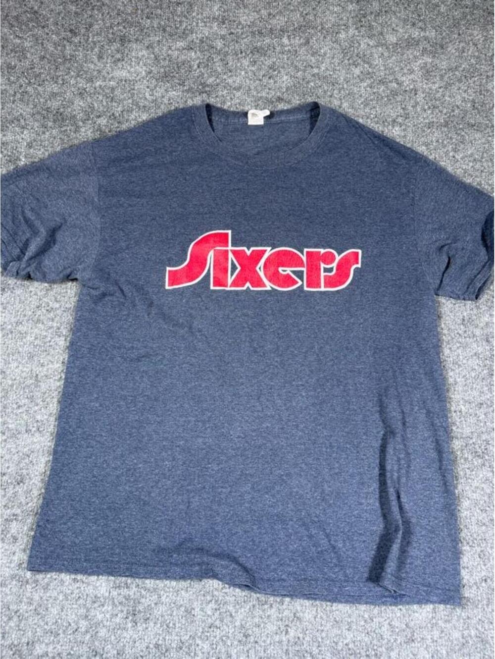 Fruit of the Loom Sixers Graphic T-Shirt Large